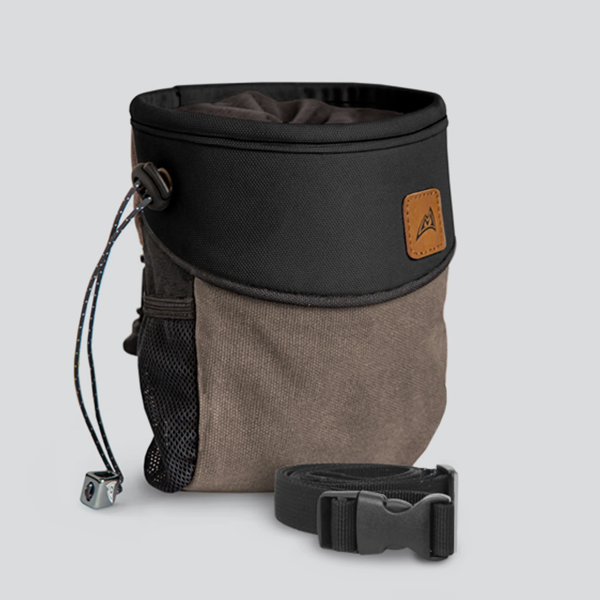 Bolt-Chalk-Bag_Black_Grey_2